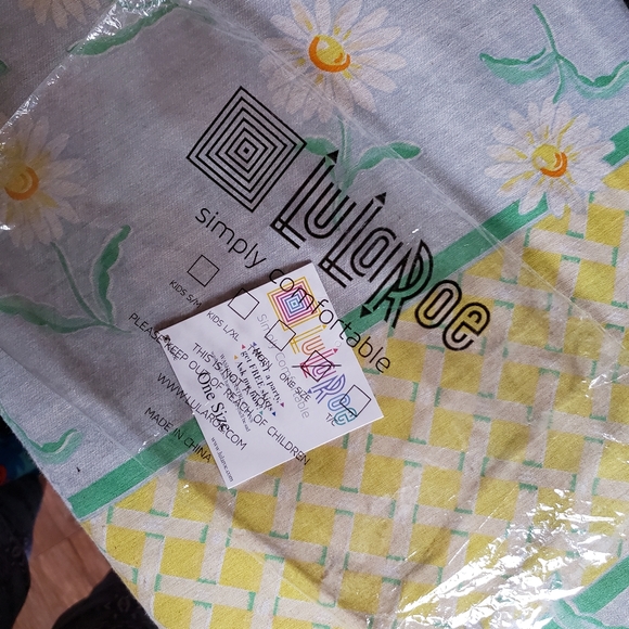 NWT lularoe fancy fruit color contrast leggings - Picture 13 of 13